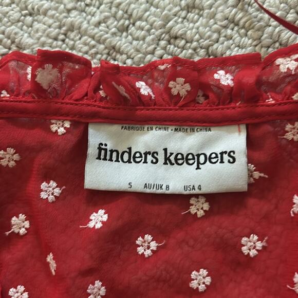 Finders keepers red floral smocked top - Picture 2 of 3